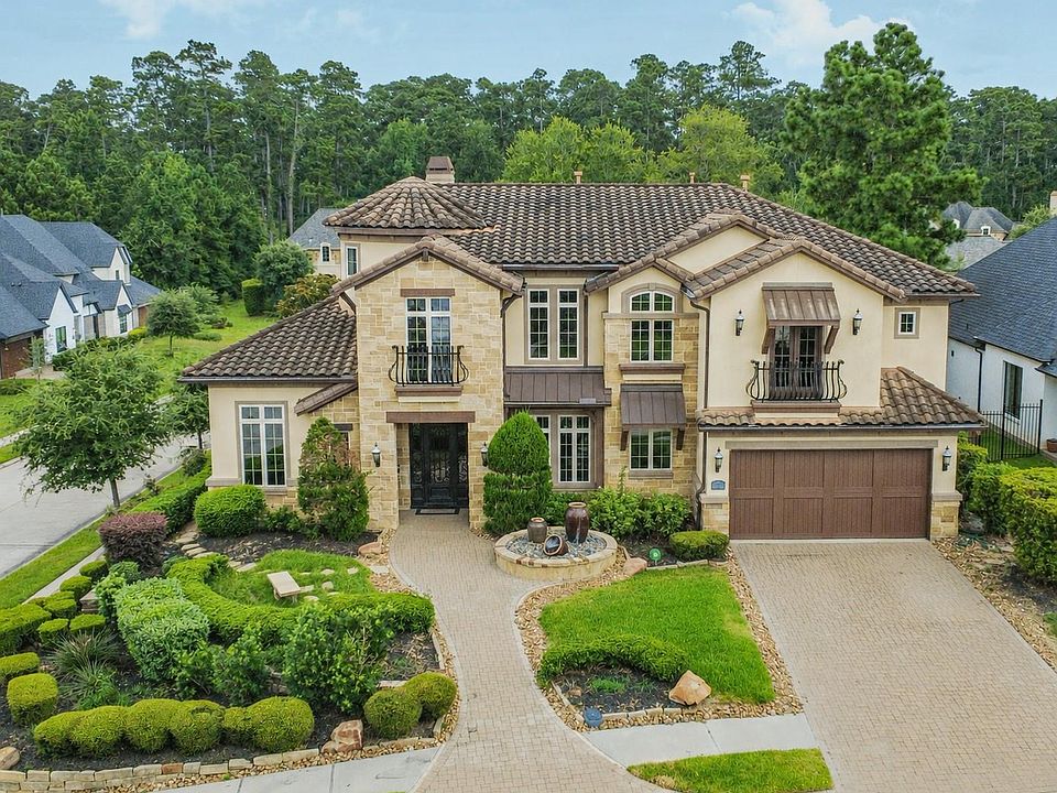 1st image of 111 Oak Estates Dr