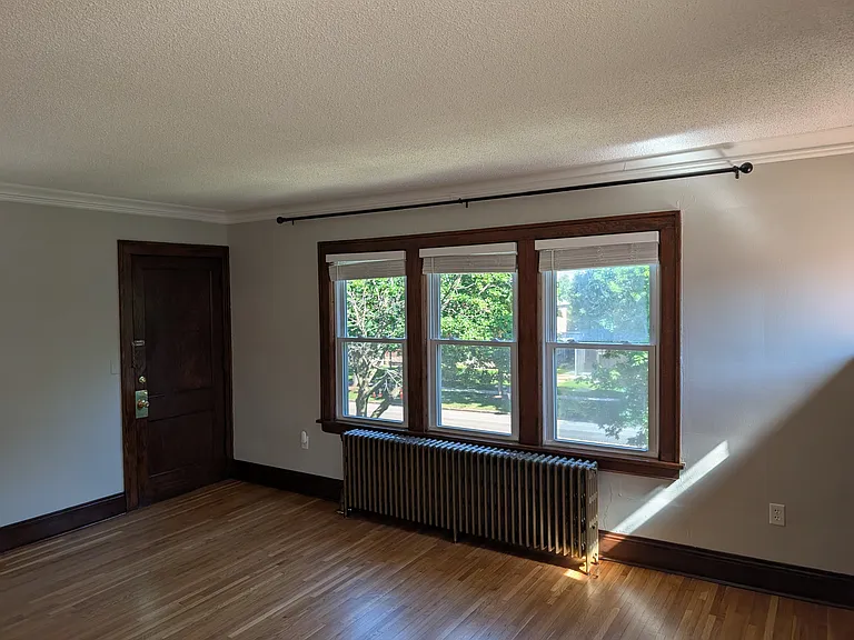 1298 Marshall Ave — Photo 15