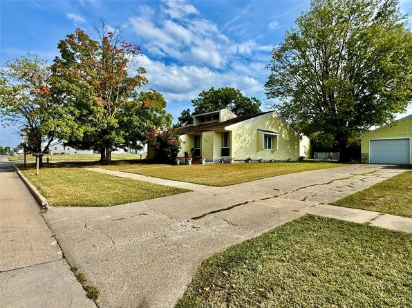 1112 Woodland Dr, Knoxville, IA 50138