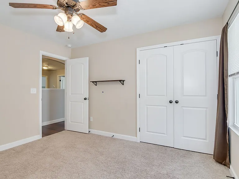 511 Sebastian Dr — Photo 40