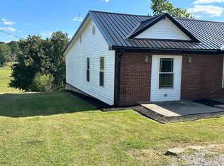 125 Rogers Ln, Irvine, KY 40336