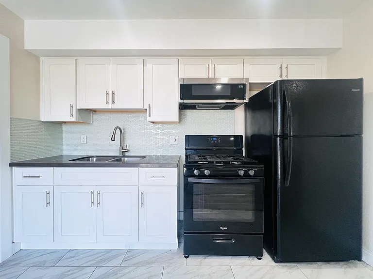 172 N Mariposa Ave #C — Photo 5
