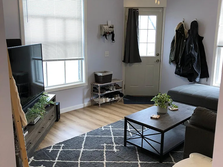 131 Platner St #131A — Photo 2