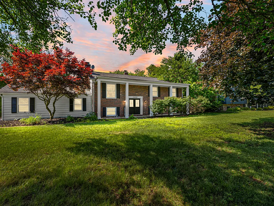 13428 Sequoia Ln