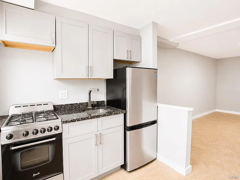 470 E Broadway #A3 — Photo 11