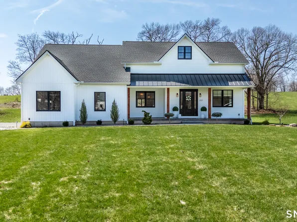 201 Mountain Street, Ellington, CT 06029