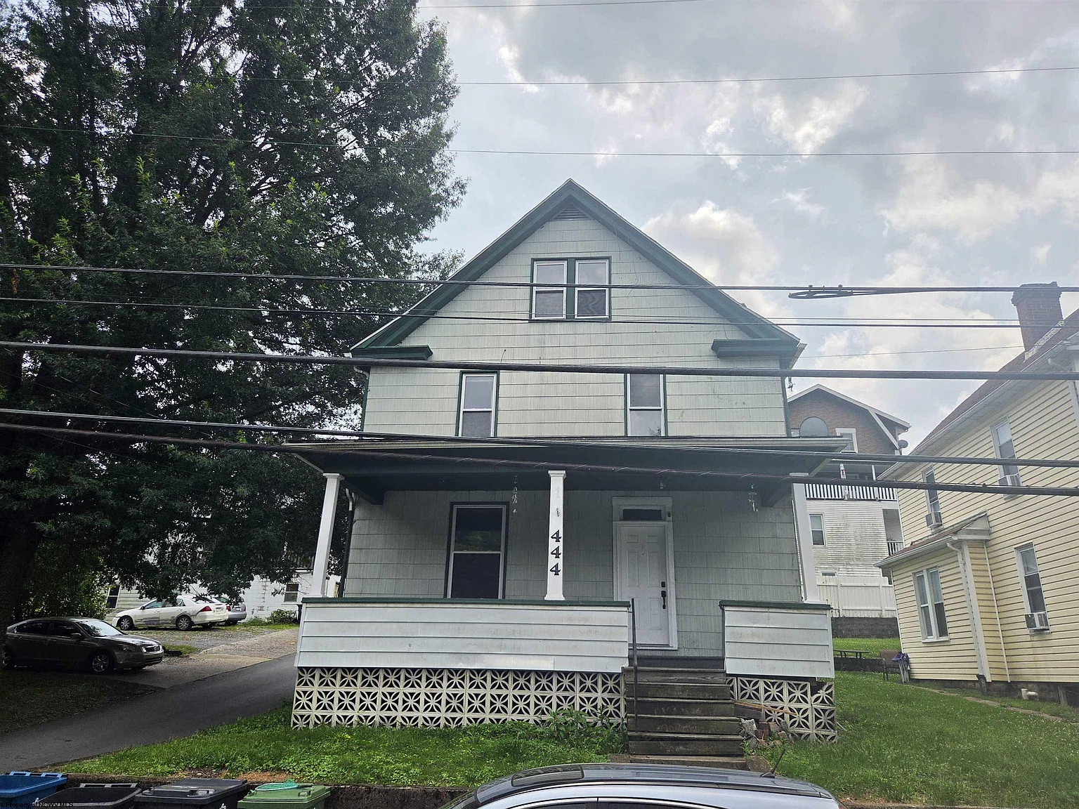 4 bed, 2.0 bath, $2,000 — Photo 1