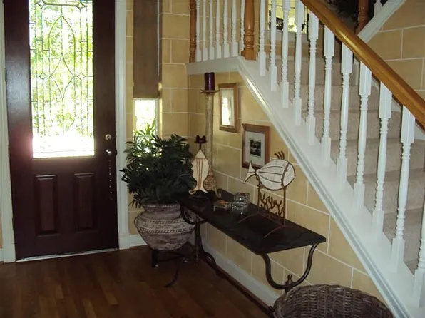 11310 Glenora Dr, Houston, TX 77065