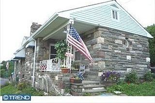 5th image of 225 Moir Ave