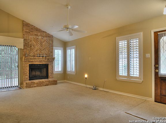 5th image of 32 Courtside Cir