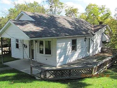 215 Hodgson Ave photo 1
