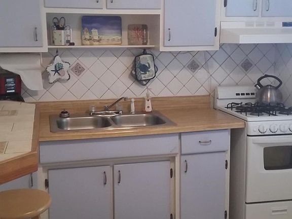 4th image of 2707 Saxon Dr