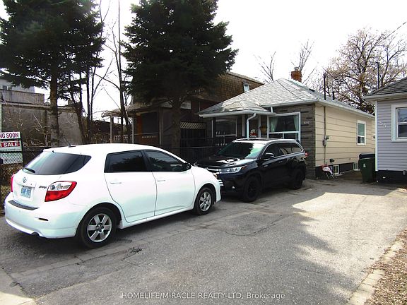 2nd image of 52 Birchmount Rd