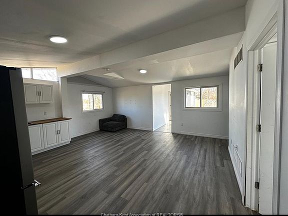 3rd image of 11 Albert St