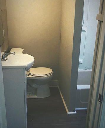 4th image of 697 Grant St #1