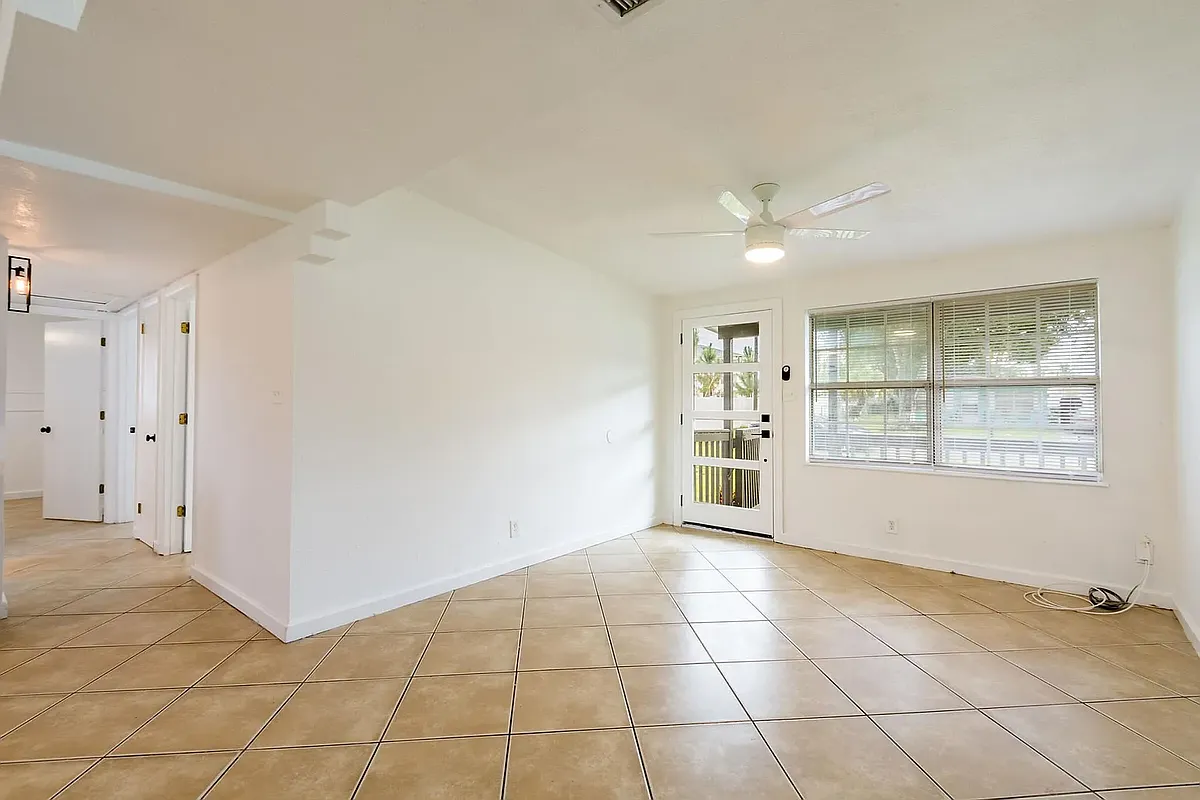 Living Room - 4719 S 88th St #2