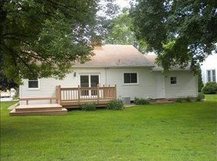 214 Reagles St, Arlington, WI 53911