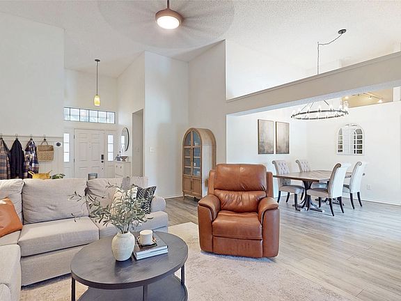 3rd image of 3321 Knob Oak Dr
