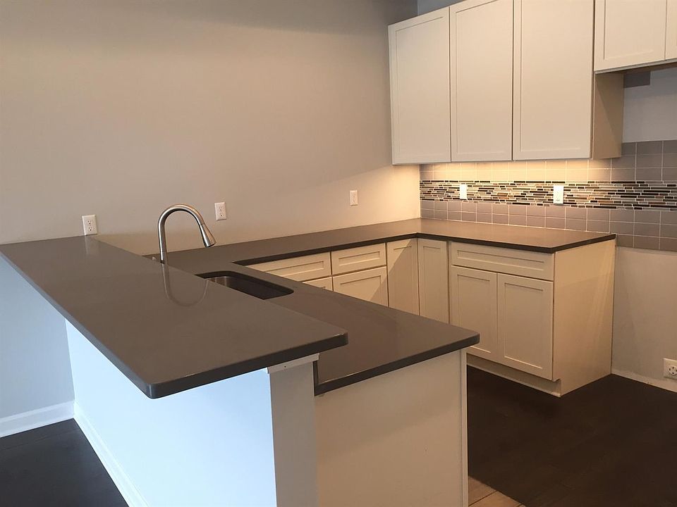 1st image of 5572 Arbor Chase Dr #73