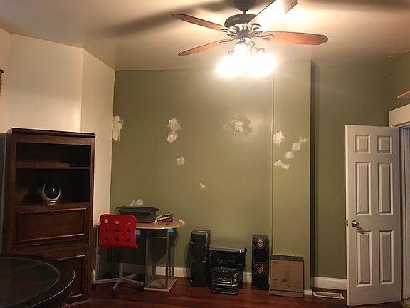 3rd image of 334 N Mayfield Ave