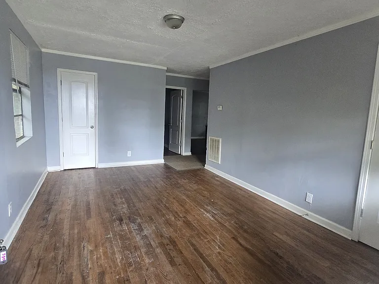 380 Astor St — Photo 3