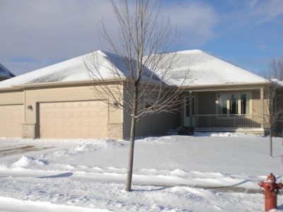 215 E Northlawn Dr, Cottage Grove, WI, 53527