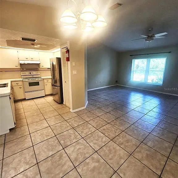 23123 Glen Ave — Photo 5