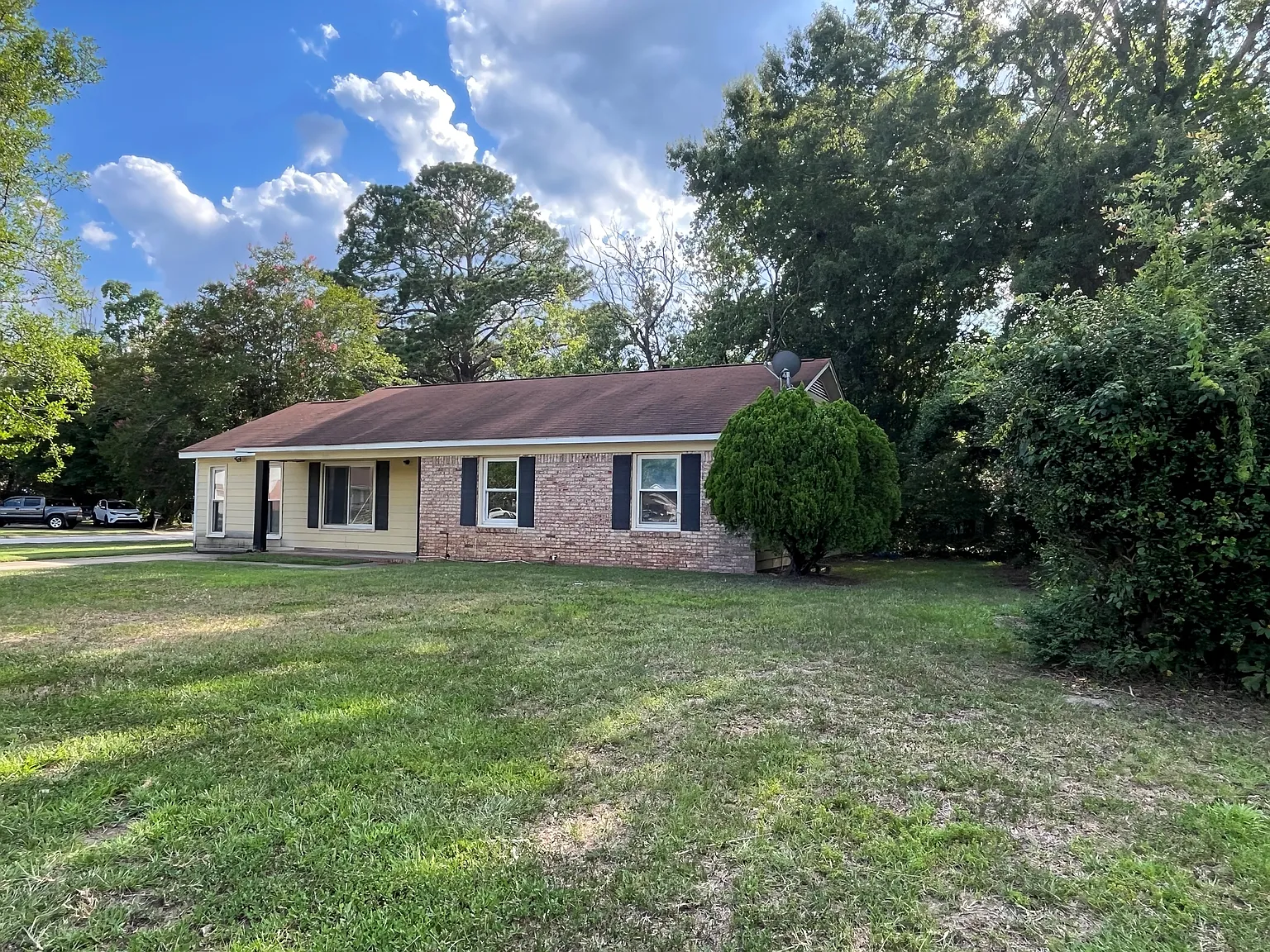 3 bed, 1300 sqft, $1,925 — Photo 3