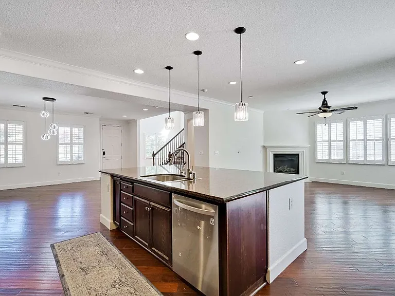 675 W Esplanade Dr — Photo 13