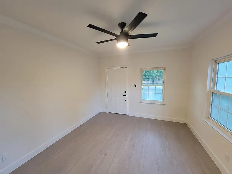 4505 Kress St #A — Photo 2