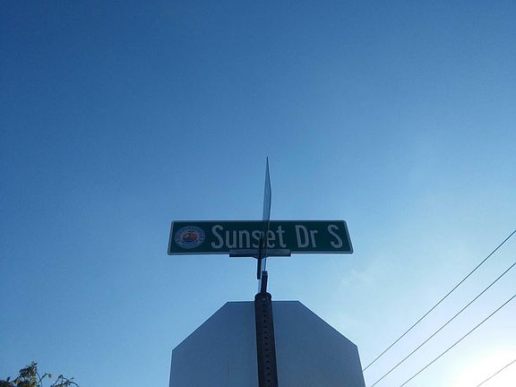 5th image of 6978 Sunset Dr S