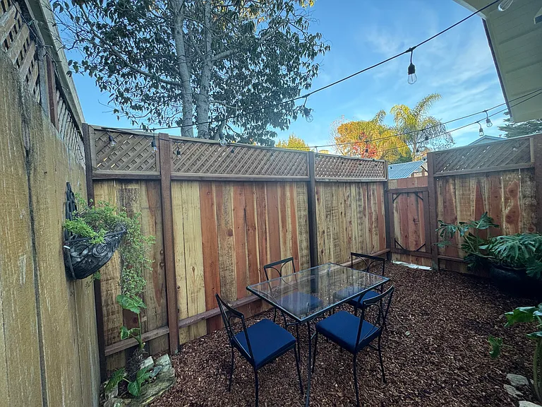1917 Portola Dr — Photo 7