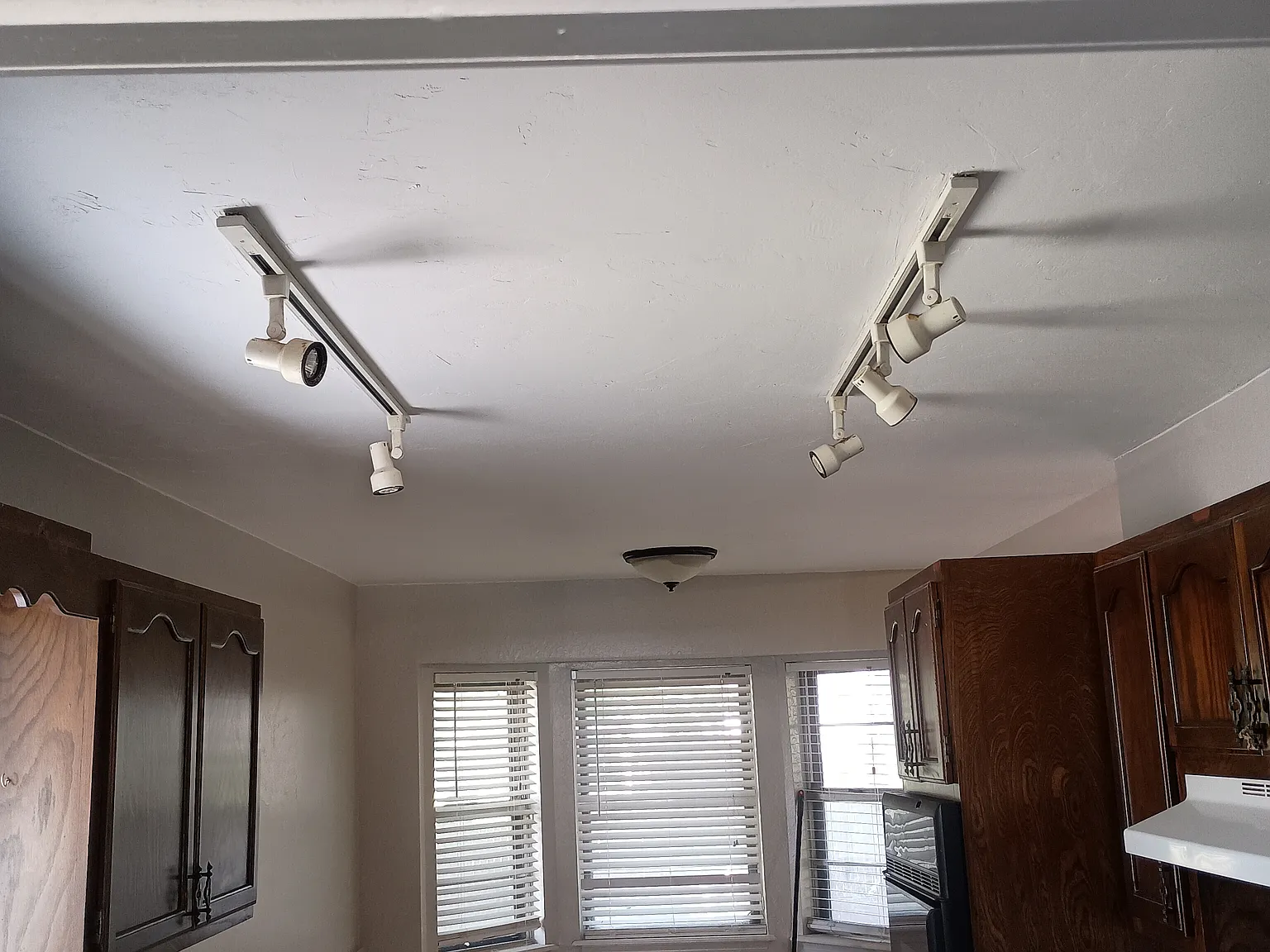 4 bed, 1512 sqft, $1,950 — Photo 4