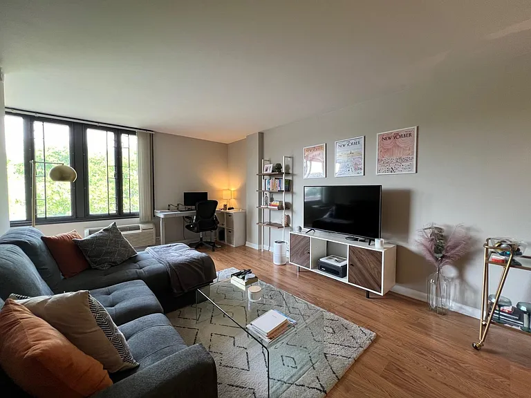 2007 N Sedgwick St #404 — Photo 5