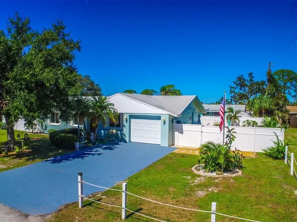 1046 Royal Rd, Venice, FL 34293