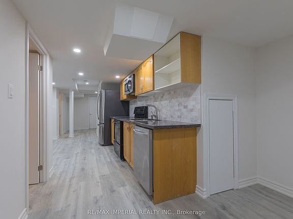 4th image of 8 Harlequin Ct #Basement