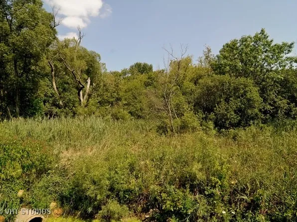 1213 S Barrington Rd, Barrington, IL 60010
