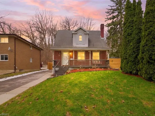 7 Barry Dr, Brantford, ON N3T 1W1