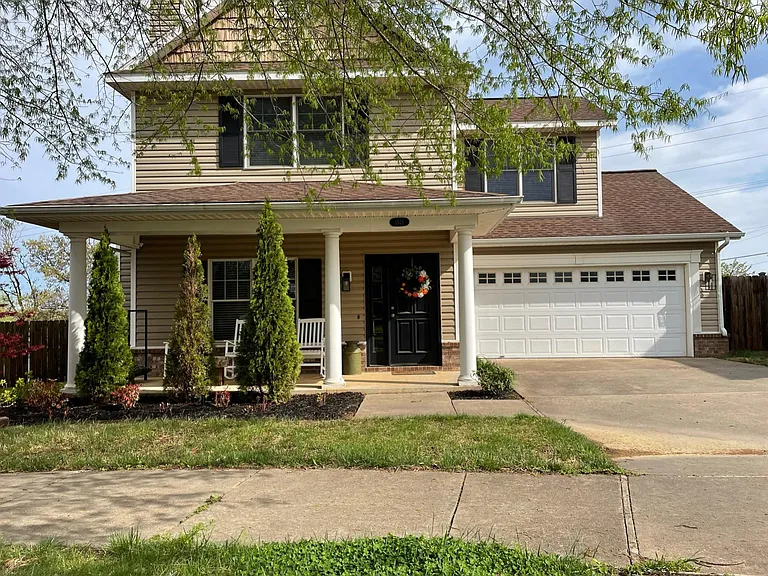 1521 NE Dysart Woods Ln — Photo 2