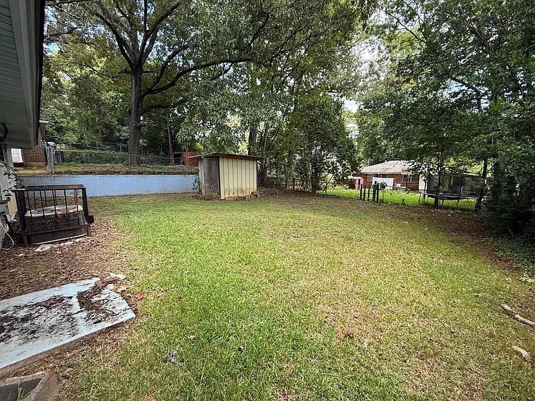 1716 Midway St — Photo 3