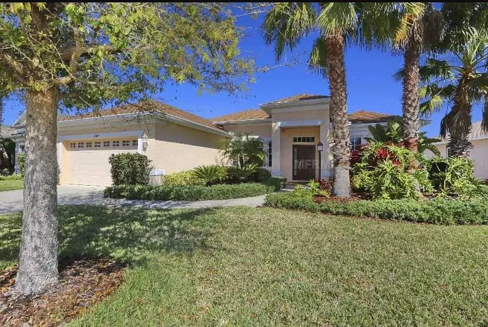 4 bed, 2252 sqft, $3,300 — Photo 2