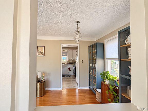 4th image of 22701 Princeton St
