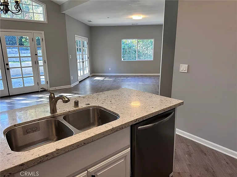 5371 Topeka Dr — Photo 13