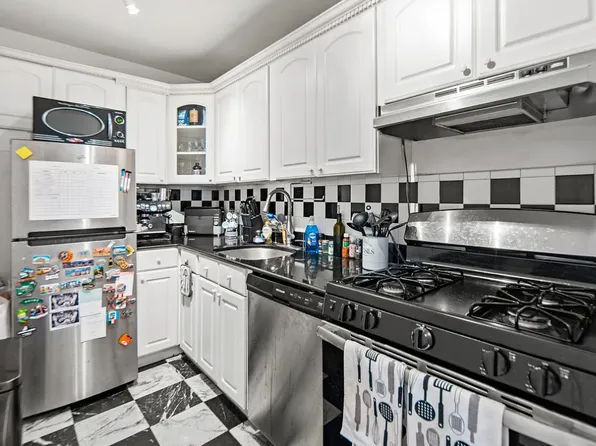 345 East 93rd Street image 10 of 14