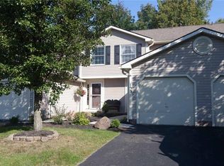 153 Courtshire Ln, Penfield, NY 14526
