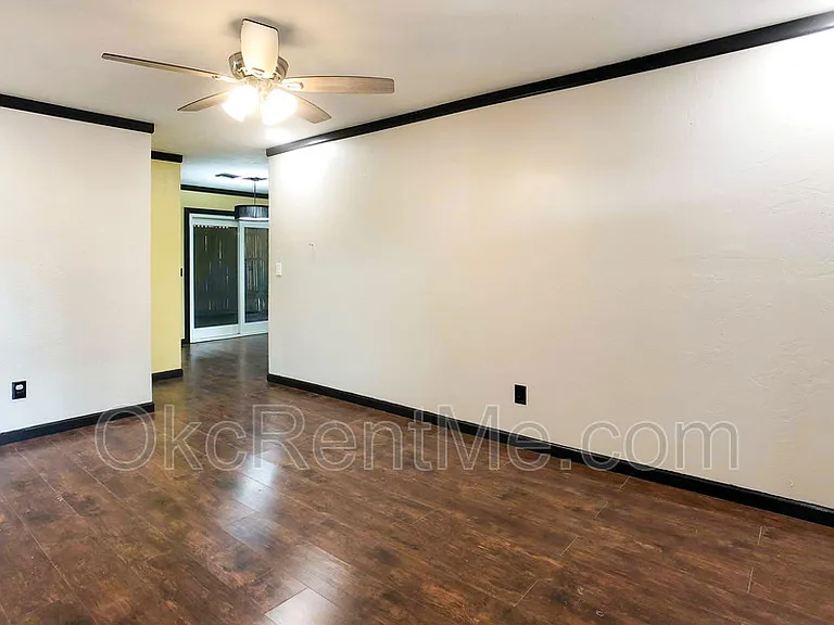 805 N Markwell Ave — Photo 7
