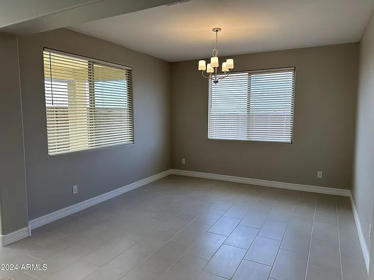 8826 W Medlock Dr — Photo 5