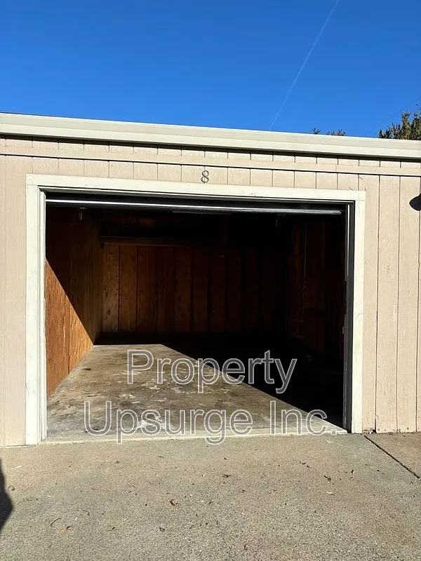 Building Photo - 1529 Willis St #8