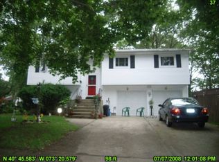 37 Western Ave, Deer Park, NY 11729