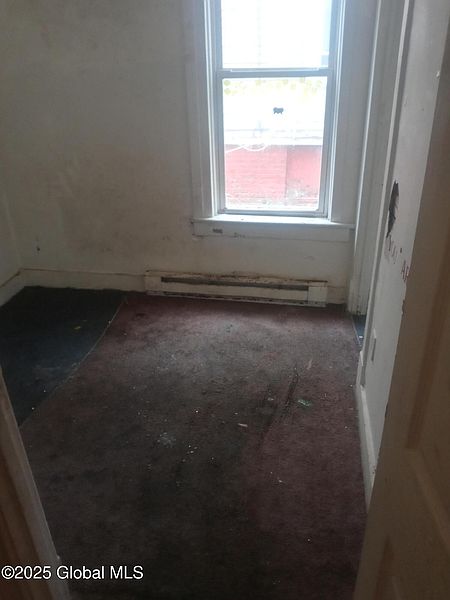 3rd image of 42 Garfield Place
